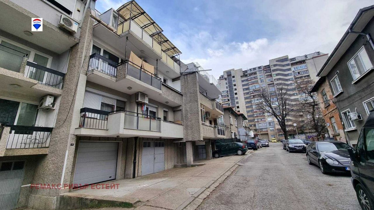 Продава се Двустаен апартамент в Русе, Широк център - 56 кв.м за 1213 €/кв.м - Снимка #9