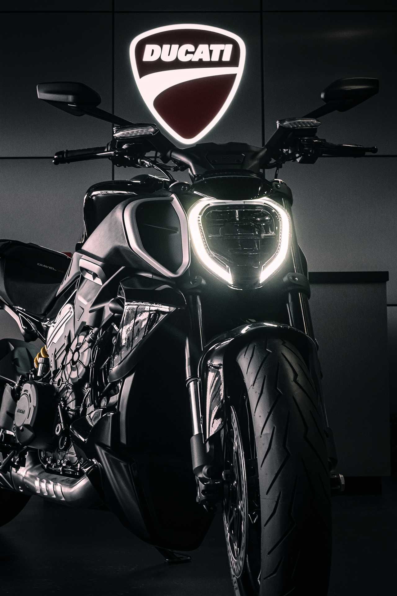 Круизёр Ducati Diavel V4 от официального дилера