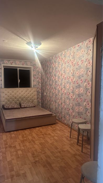 Продам двухспальный кровать с матрасом