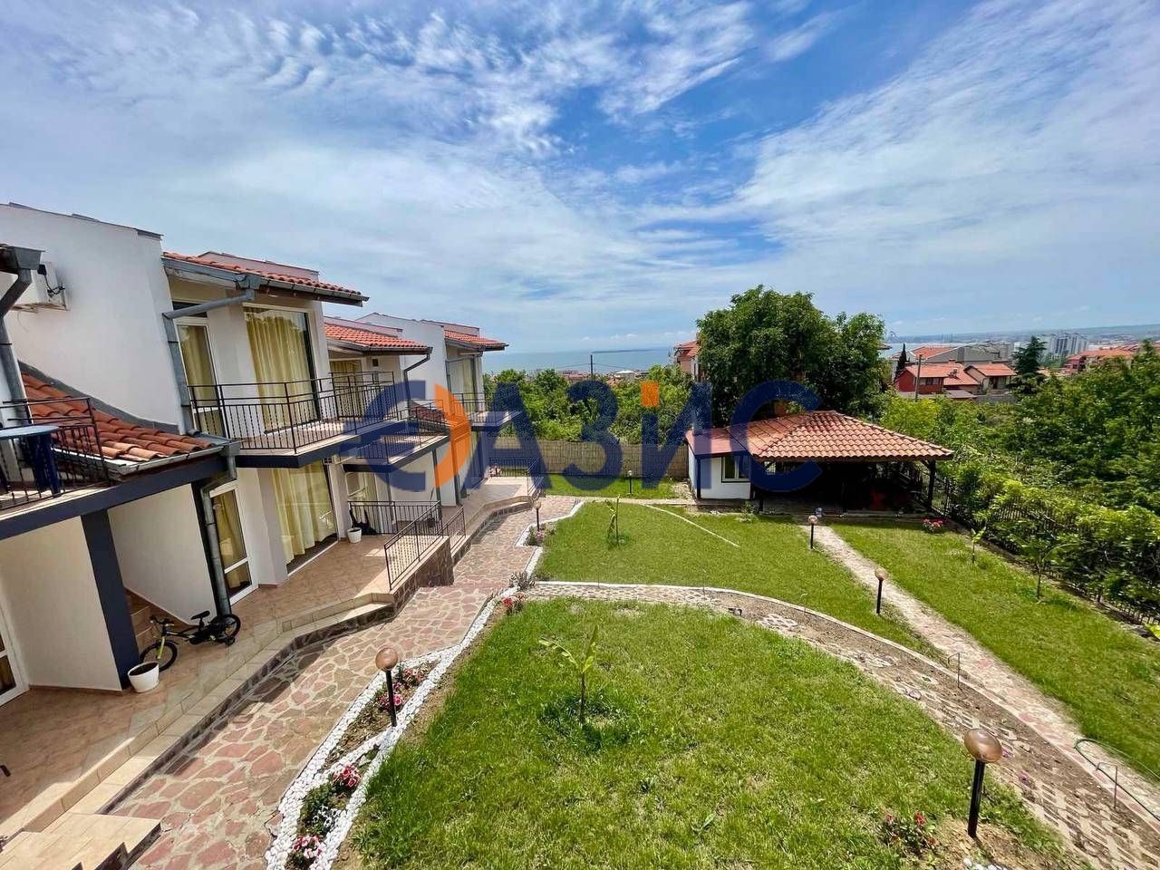 Продава се Хотел в Свети Влас - 812 кв.м за 468 €/кв.м - Снимка #2