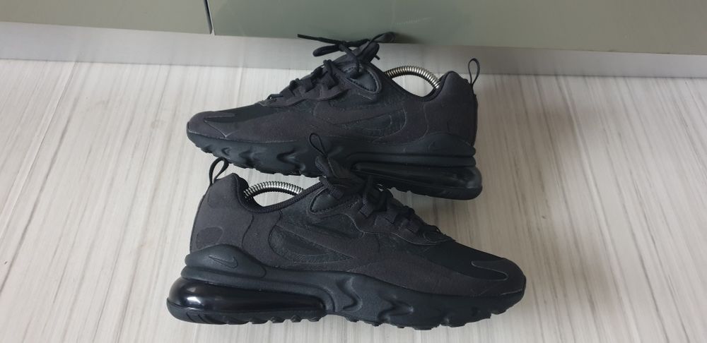 Nike Air Max 270 React  UNISEX / 40 /25см ОРИГИНАЛ! Унисекс Маратонки
