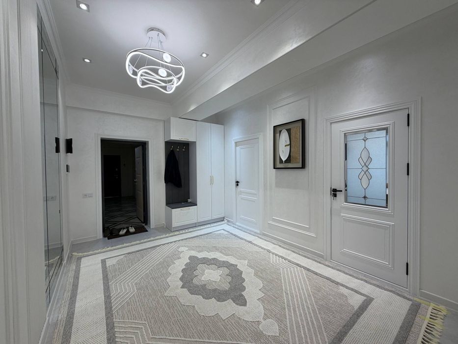 3 xonali lux kvartira sotiladi