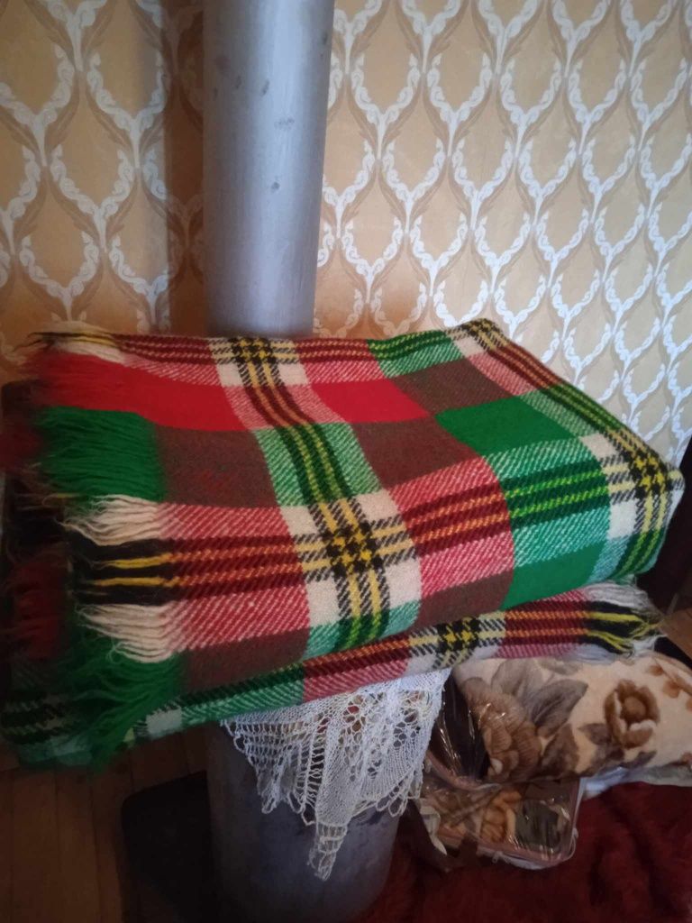 Нови родопски одеяла 14бр.,различни цветове.
