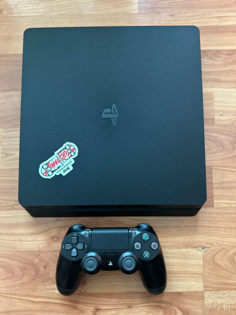 PlayStation 4 Slim Impecabil