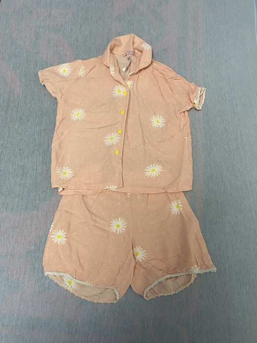 Lot pijamale fetiță mărimea 98/104