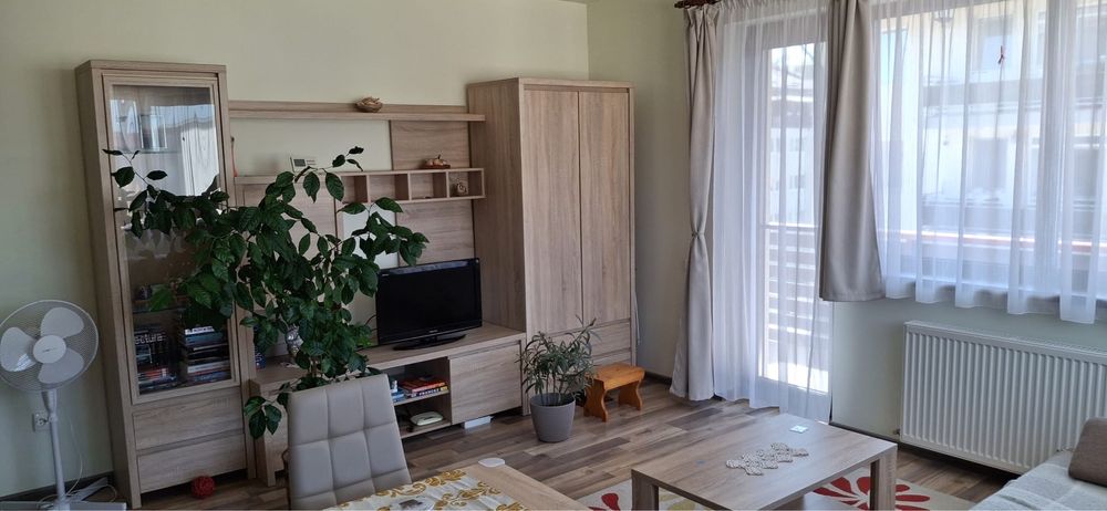Inchiriez apartament 3 camere, etaj intermediar, fara parcare