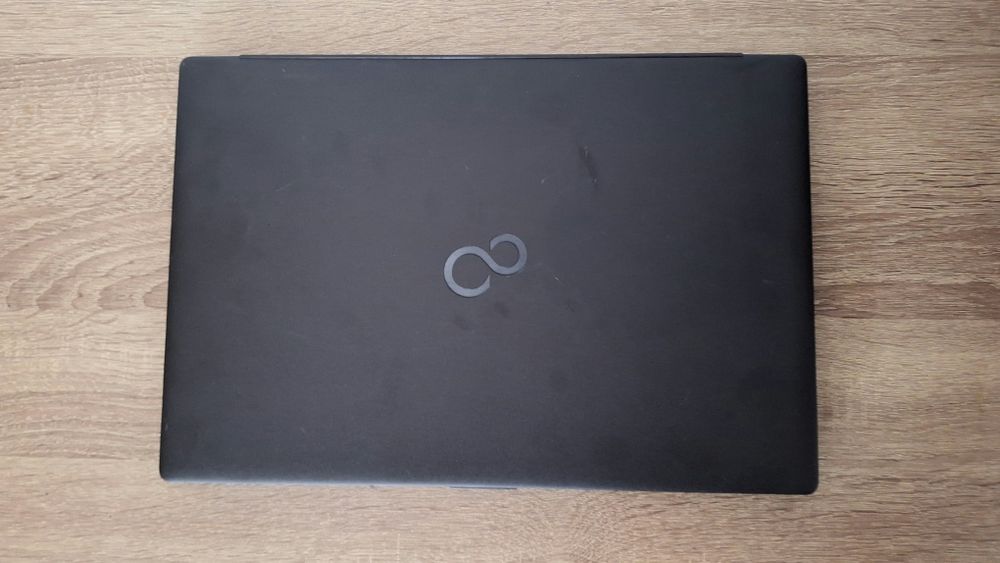 Fujitsu Lifebook A3150-I3 10th, 8Gb ram, 256Gb m.2