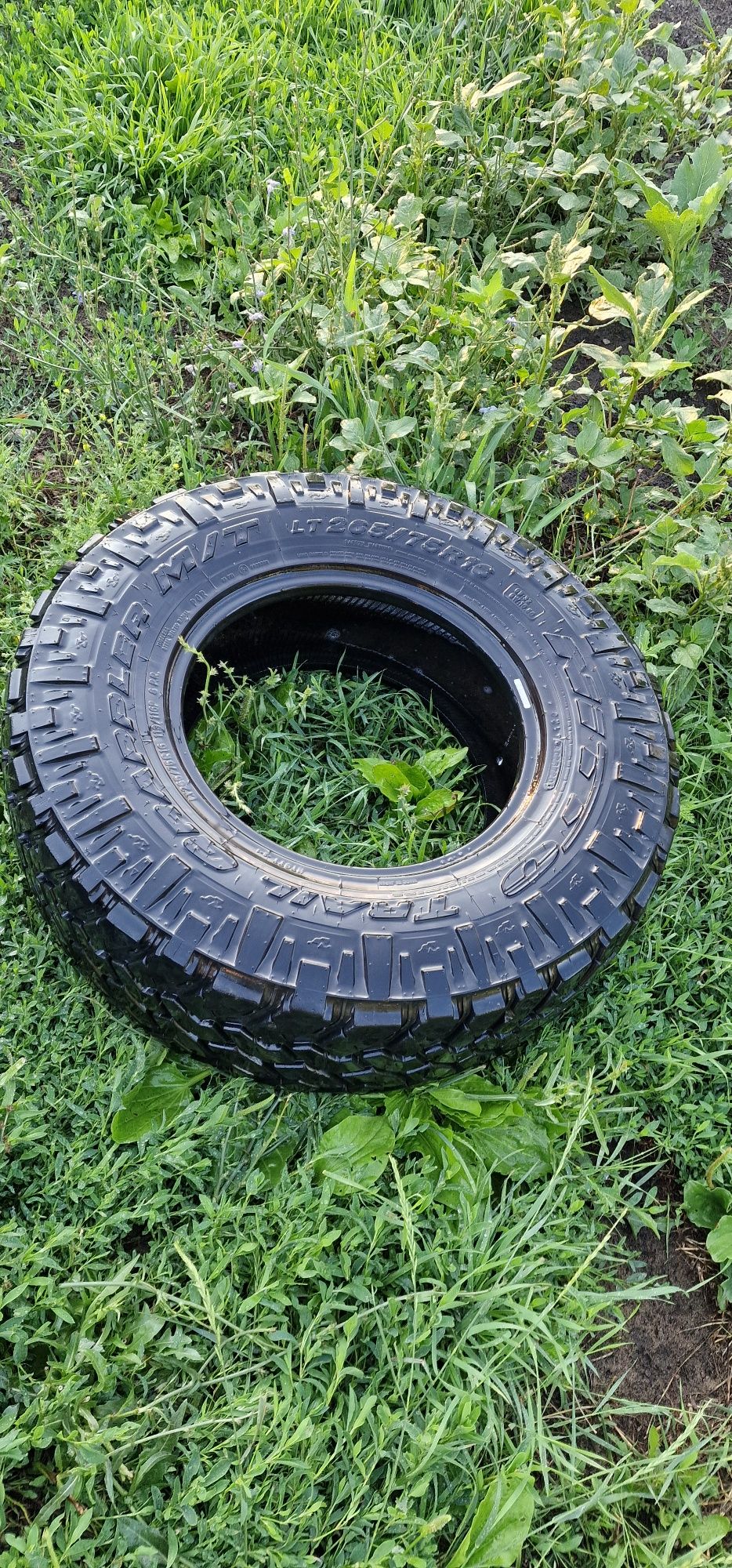 Продам грязевые шины 265×75×R16
