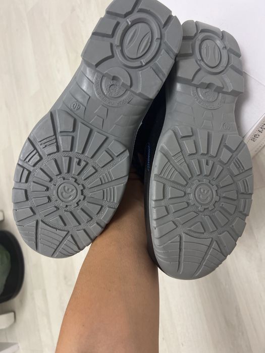 Pantofi cu bot metalic