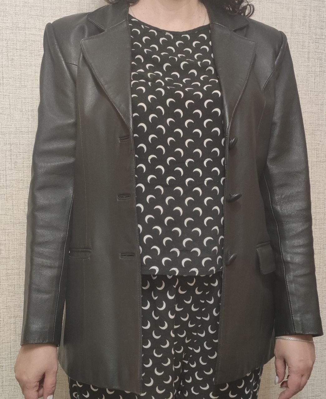 Женская кожаная куртка размер 48