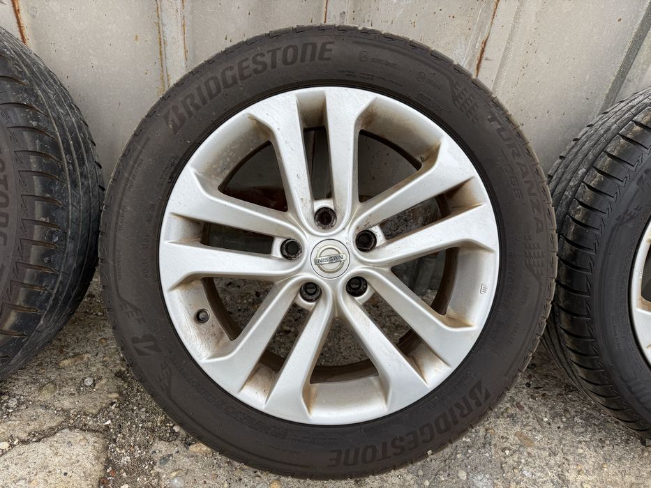 Оригинални джанти Nissan Juke 17 гуми Bridgestone 215/55R17