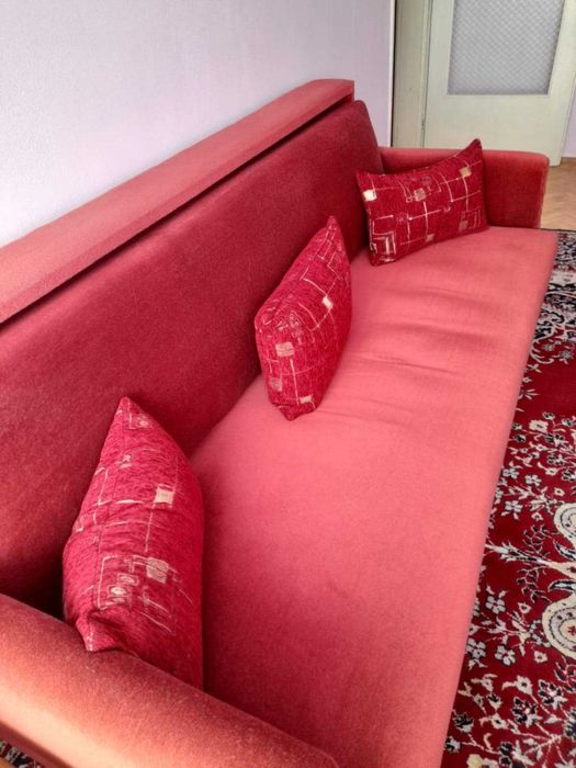 Холна гарнитура и единично легло