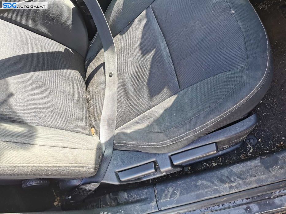 Centura Siguranta Dreapta Fata Pasager Nissan Qashqai 2007 - 2013 Cod 86884-JD000 86884JD000 [C1104]