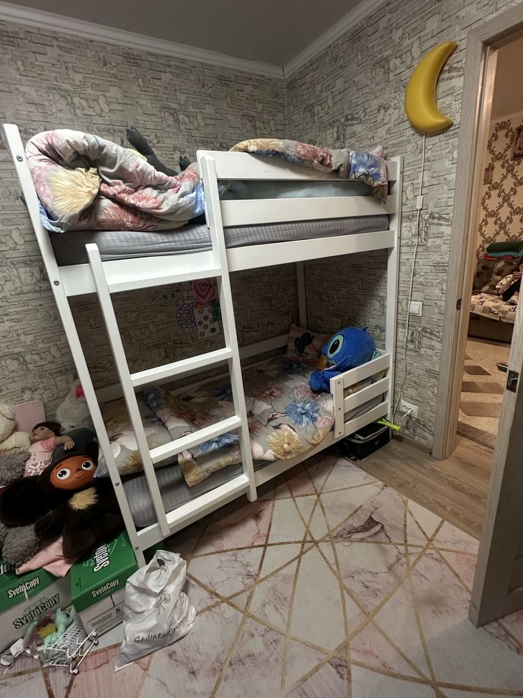 Продам детскую двухъярусную кровать