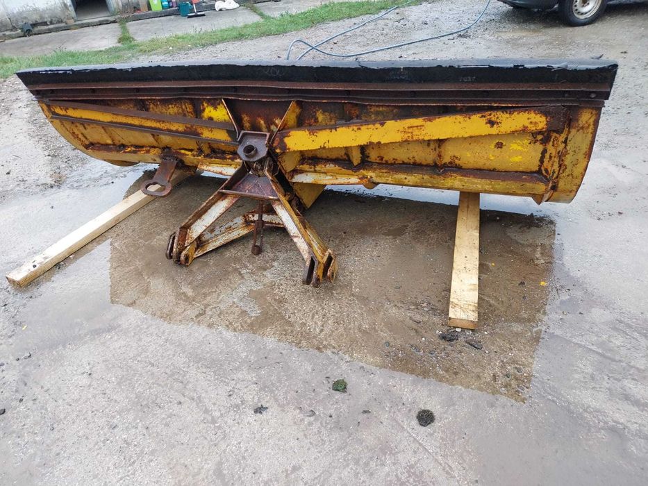 Vind  Lama dezepezire pentru 8x4