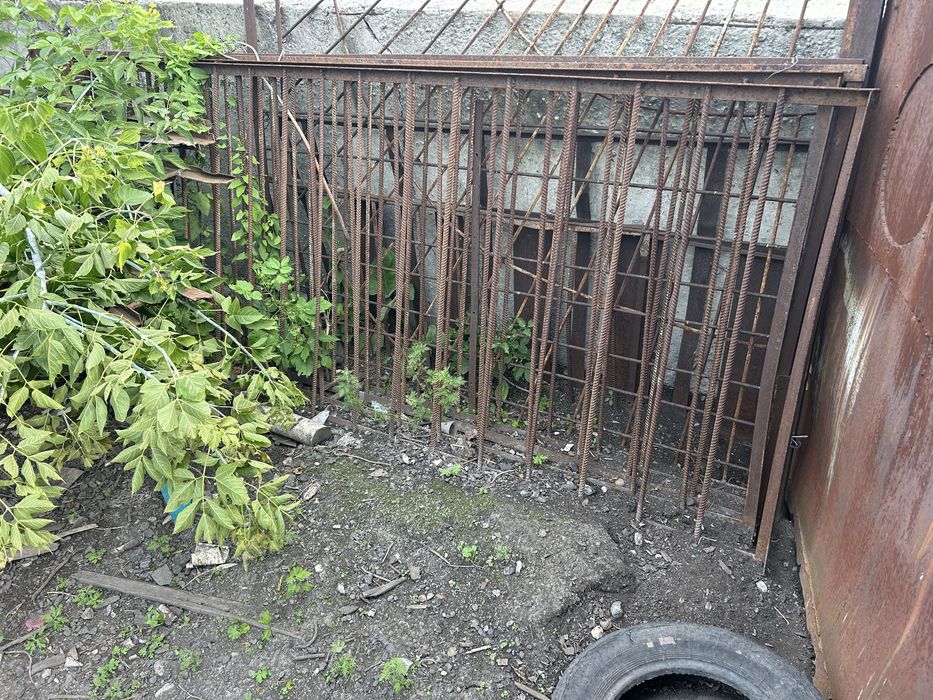 Металл проемы (изгородь, забор)