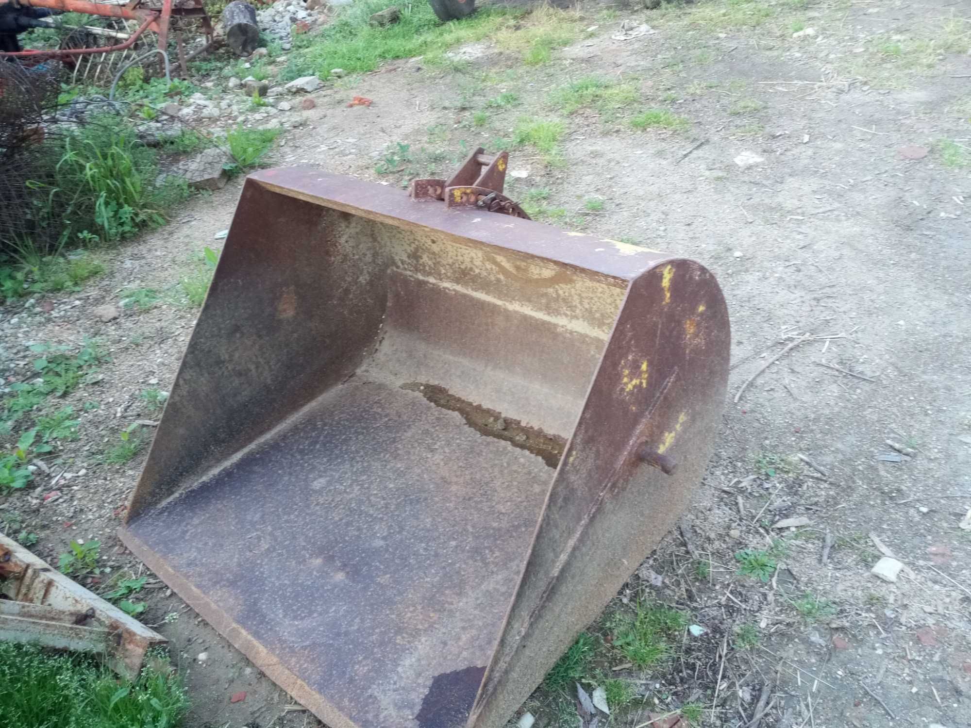 Vând tractor fiat 680 dt 4x4, cu încărcător frontal și plug reversibil