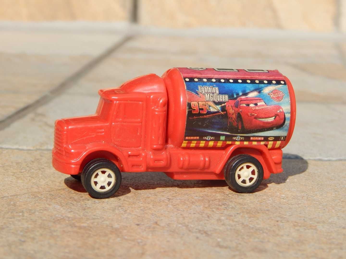 Jucarie camion autocisterna desene animate Cars din plastic