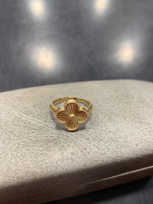 Продам золотое кольцо