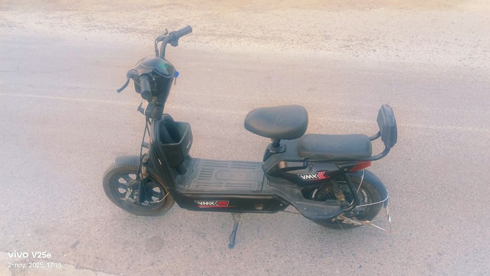 Skuter sotiladi yoki iphonega almashtiraman