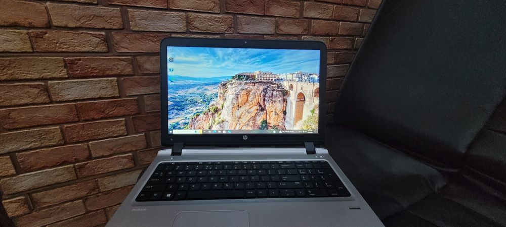 Laptop HP Probook 450 G3 CPU: i7-6500U RAM : 8Gb AMD Radeon R7 2Gb