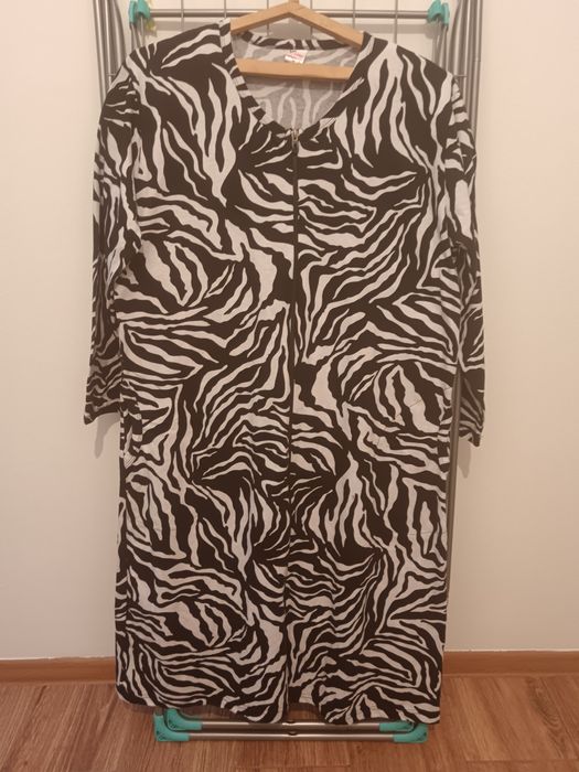 Два халата на замке