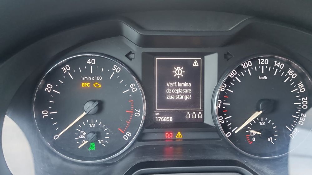 Vând firma 0 datorii+licență taxi+casă de marcat