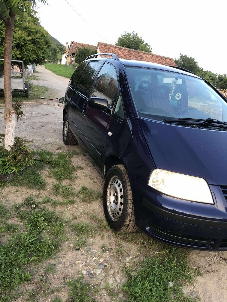 Vând vw sharan 1.9 131 cai an 2003 luna 6