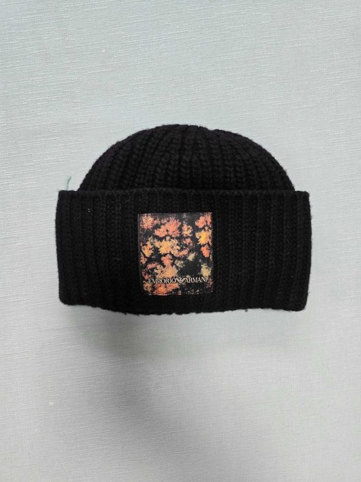 Нова шапка Emporio Armani