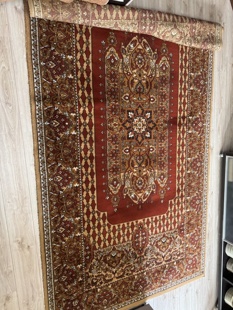 Продам шерстяной ковер 2х4