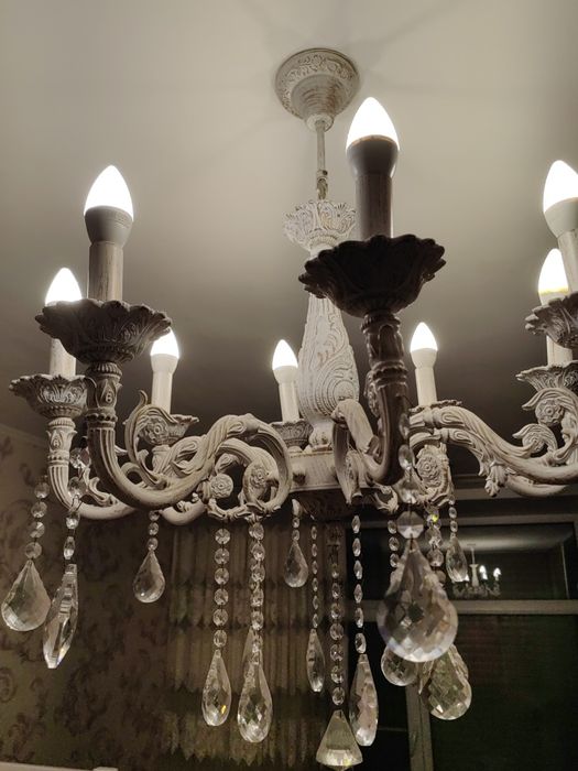 Люстра 8 лампочек Е14