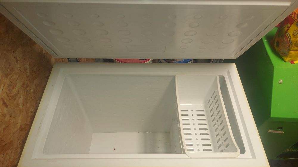 Lada frigorifica HEINNER