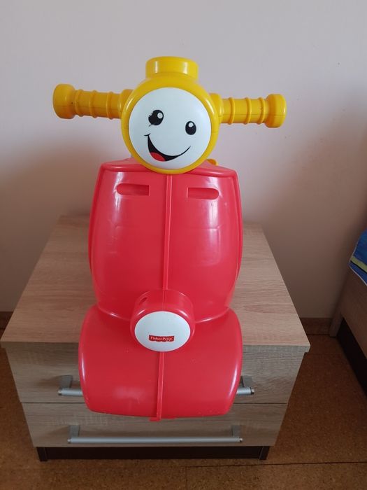 Детска количка за бутане с крачета