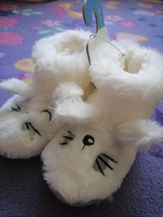 Botoșei Primark mărime 25 Noi (15 cm interior)