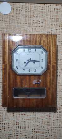 Советские настенные часы "Янтарь"