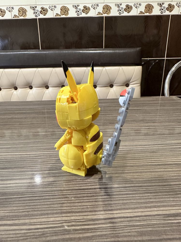 Pikachu din piese tip lego