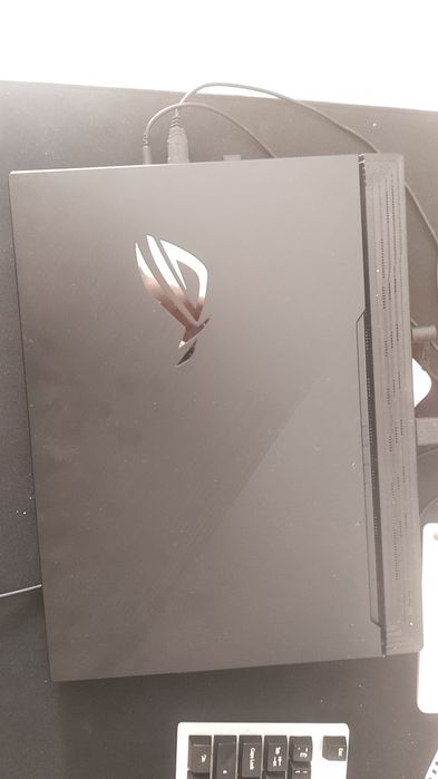 Продаю игровой  ноутбук + монитор + стол + кресло