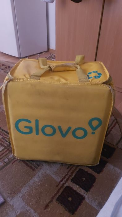 Vand Geanta Livrari Glovo FOARTE INTRETINUTA
