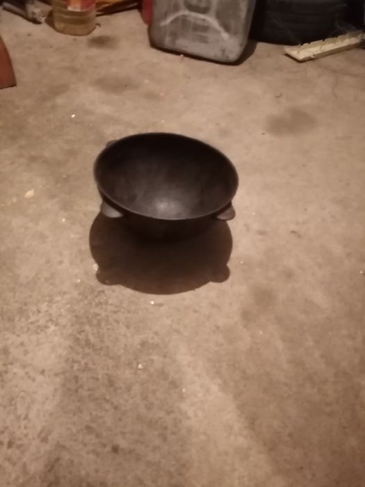 Чугунный советский казан