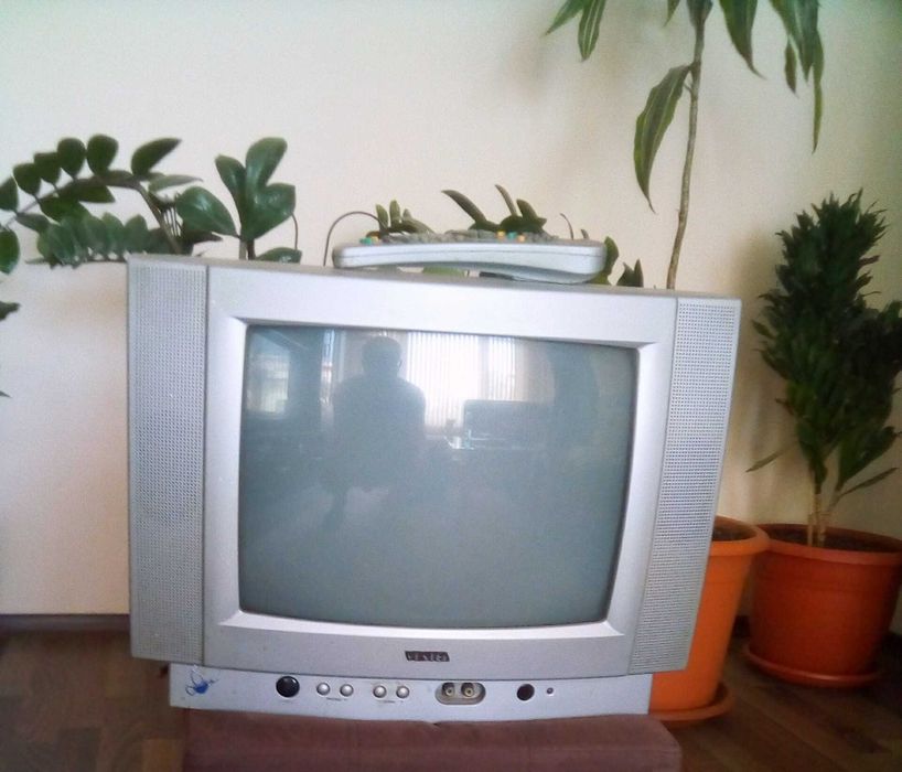 Продавам работещ телевизор Westel