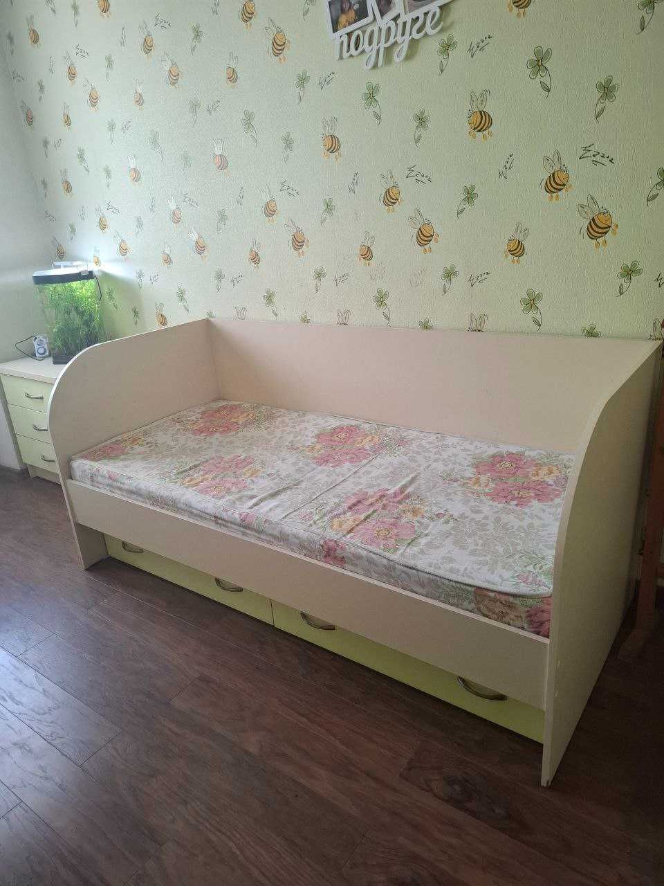 Продам детский спальный гарнитур