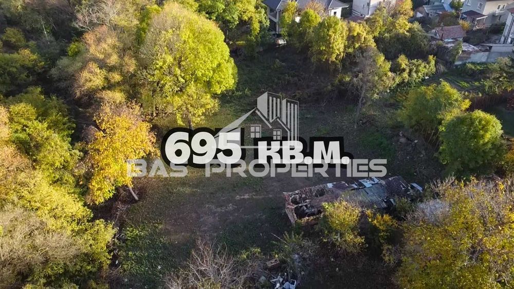 Парцел в София-Банкя площ 695