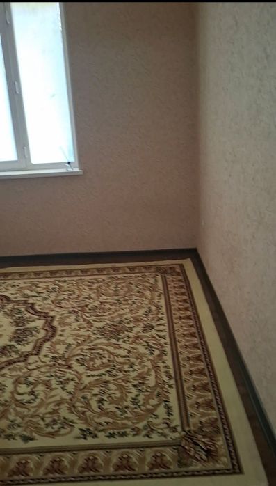 Бетонкадан 100 м.Корасу -6 массивда 1  хоналик квартира сотувда,1 этаж