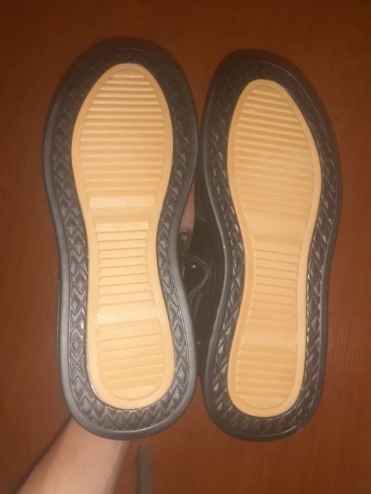 КРАСОВКИ GLOBAL НОВЫЕ,40 размер,очень стильно, модно,и тепло!