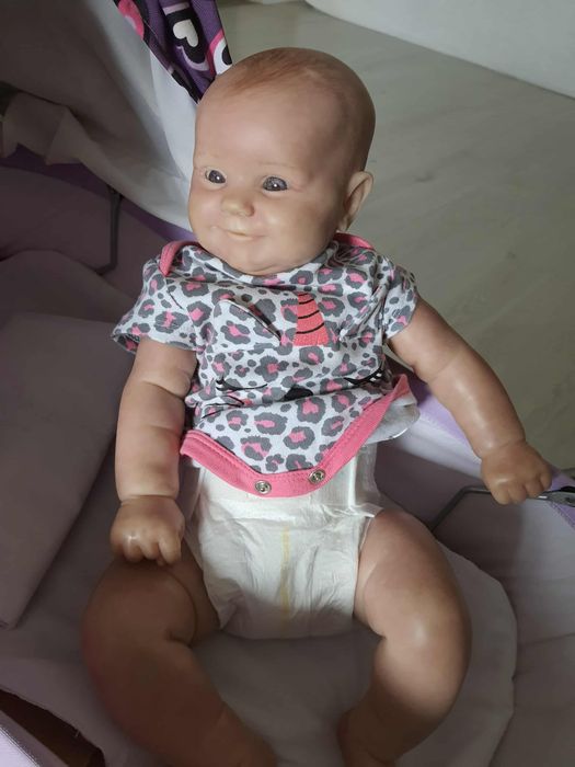 Реалистично бебе