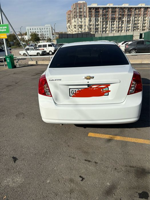 Продам gentra белый