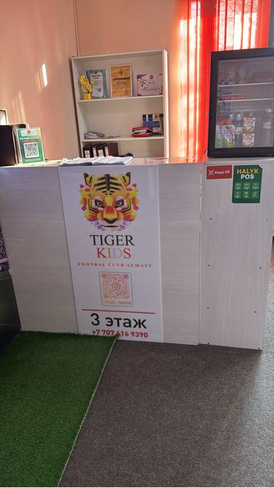 Ресепшн из 2 частей бу срочно