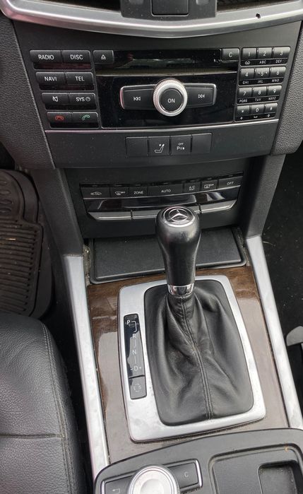 Vând Mercedes-Benz 2011  E200 CDI Cutie automata, 281.000 km
