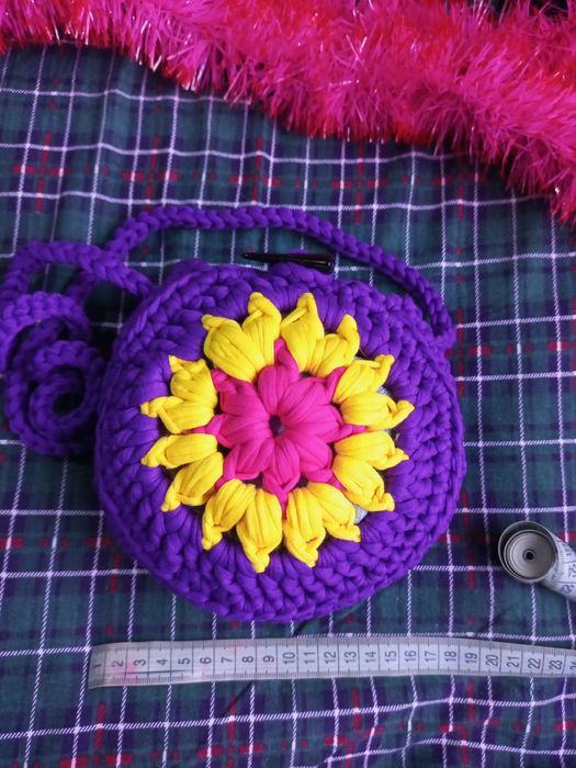 Продаются яркие сумочки