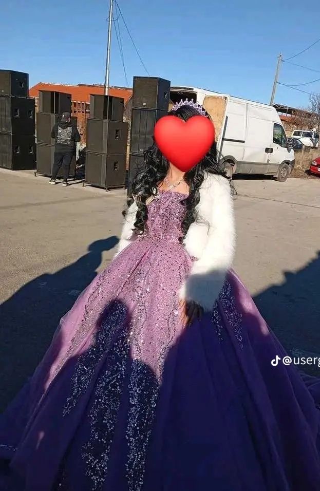 Годежна рокля ..